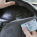 Поляки массово получают водительские права в Украине