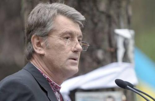 Из политиков – в банкиры: Ющенко устроился на работу в самый мелкий банк Украины