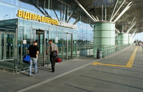 Омелян захотел построить в Украине еще 20 аэропортов