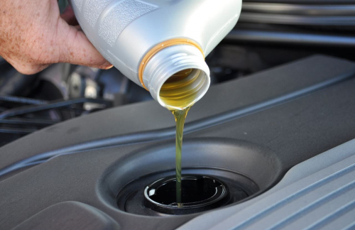 Как правильно выбрать масло для автомобильного двигателя?