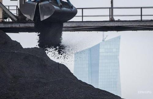 Поставки угля из России выросли втрое за месяц