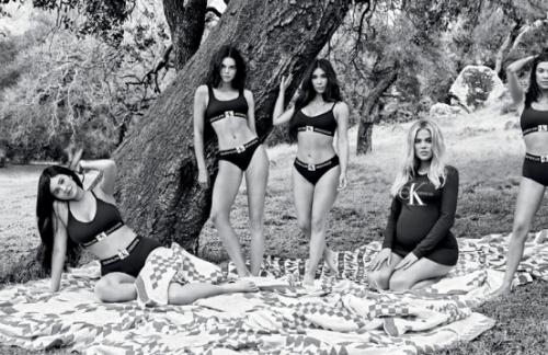 В полном составе: сестры Кардашьян снялись в новой рекламной кампании Calvin Klein
