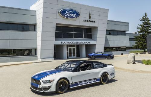 Ford впервые построил Mustang для высшего дивизиона NASCAR (видео)