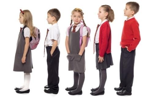 Выбор одежды для школьника: форма или повседневный стиль?