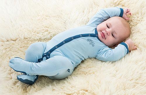 Рекомендации по выбору одежды для новорожденных и маленьких детей